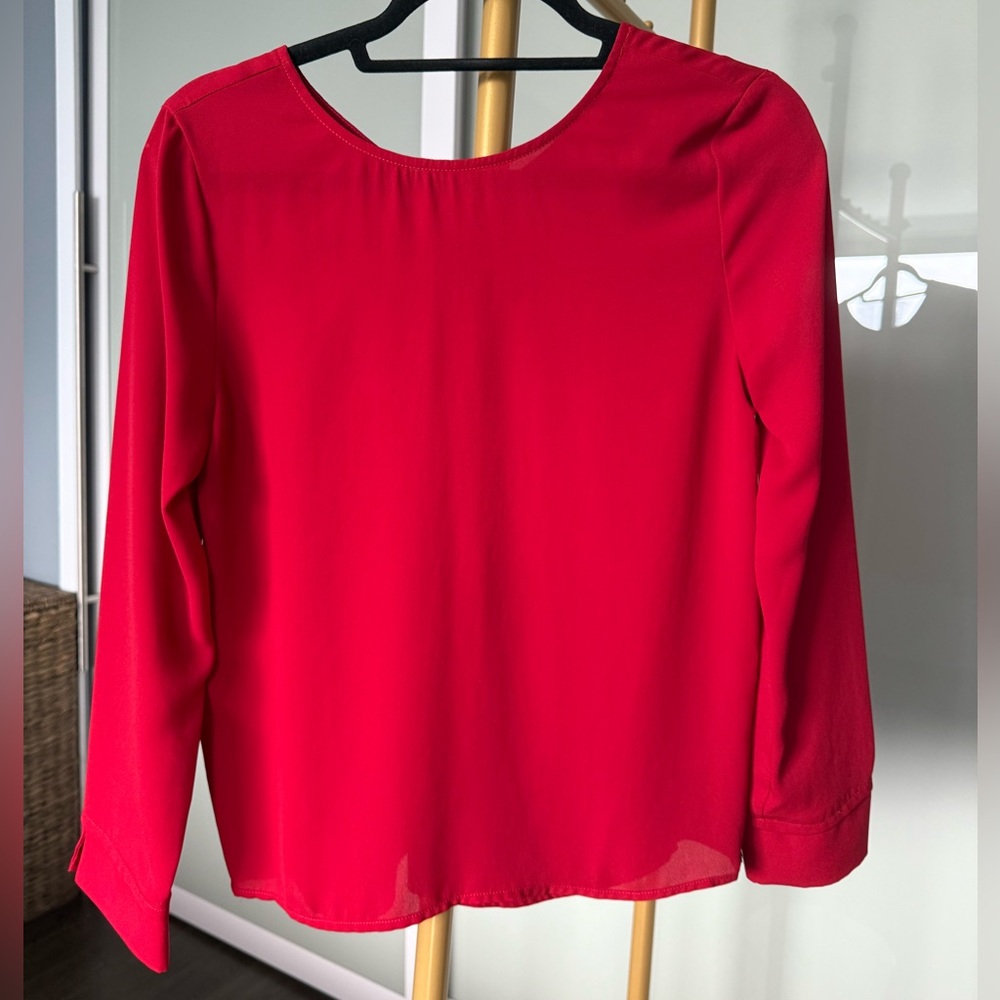 Chic Scarlet Women's Blouse